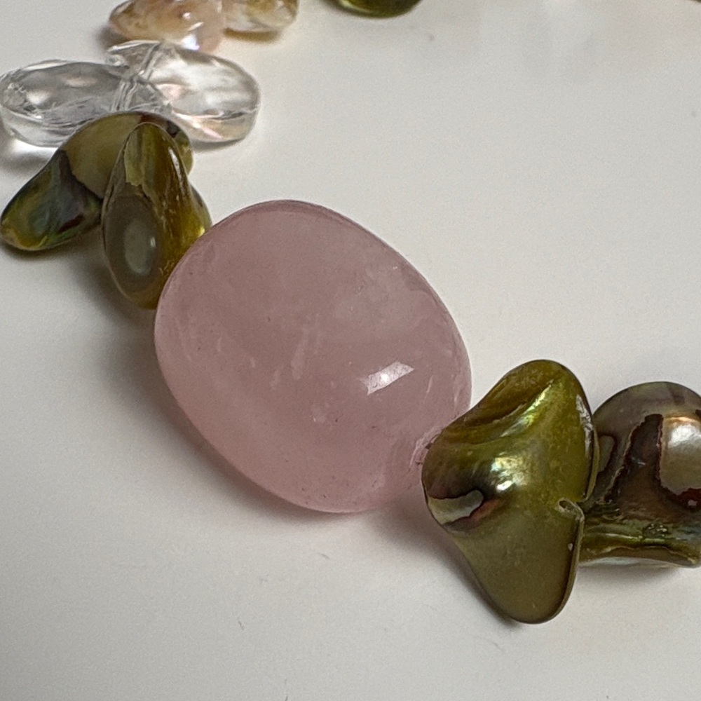 Freshwater pearls and rose quartz with magnetic closure Gemstone Bracelet